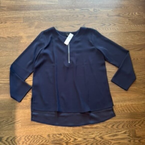 NWT ANN TAYLOR zip dressy navy top blouse size LARGE - Picture 1 of 3